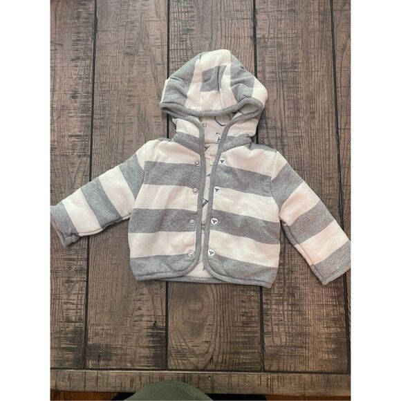 Burt’s Bee baby sweatshirt - Picture 1 of 3